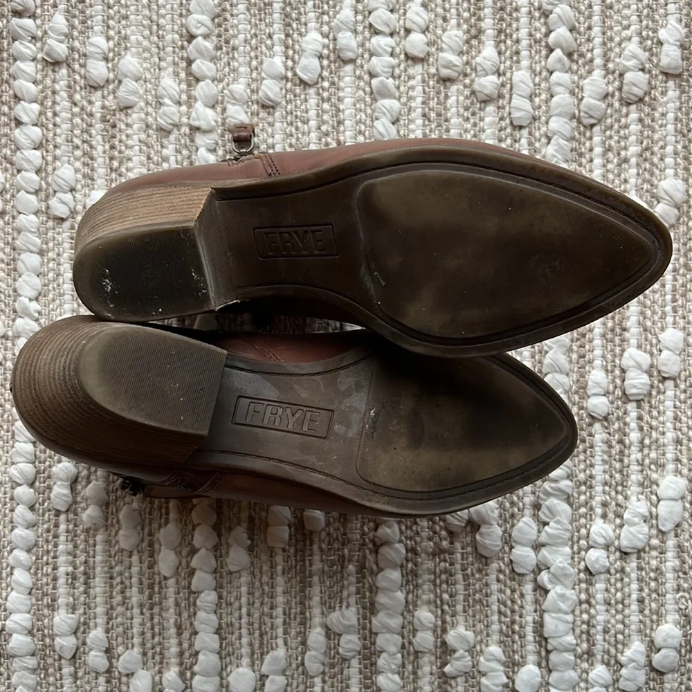 Frye boots. 👢 - Picture 8 of 12